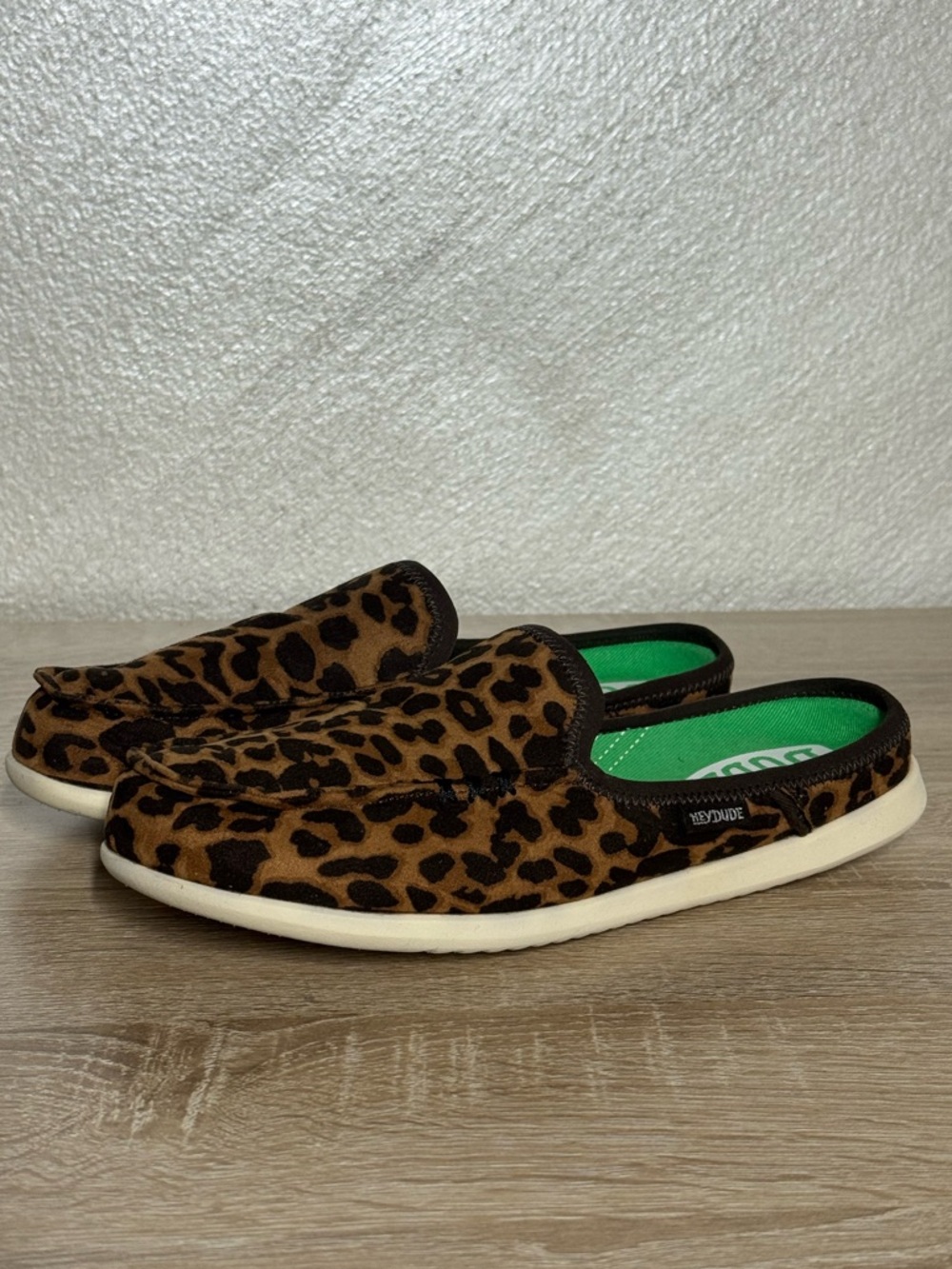 Hey Dude Women Size 6 Harbor Breeze Lo Slip-On Leopard Print